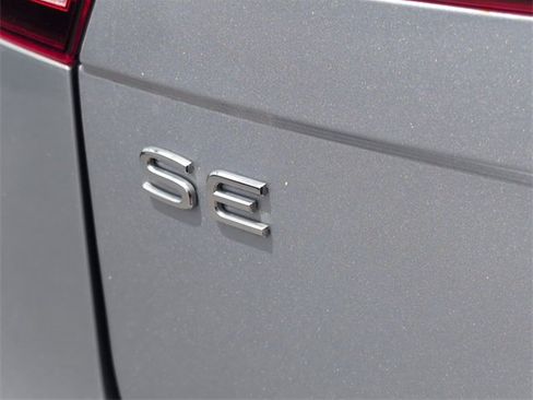 Certified 2023 Volkswagen Tiguan SE image 13