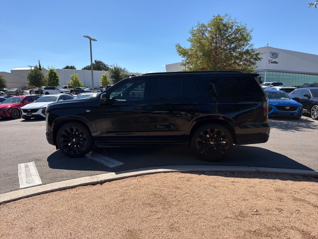 Used 2026 Cadillac Escalade Platinum Sport w/ LPO, ONYX Package AWD/4WD image 5