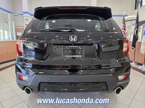 Used 2024 Honda Passport Black Edition image 5