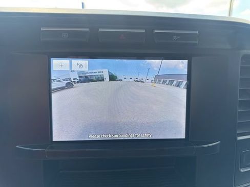 Used 2023 Ford F550 4x4 Regular Cab Super Duty w/ XLT Value Package image 34
