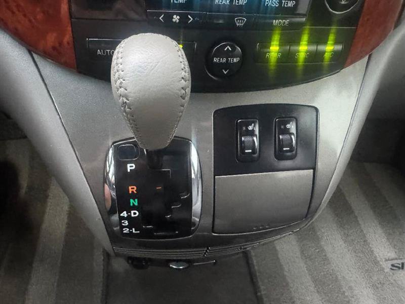 Used 2008 Toyota Sienna XLE FWD image 39