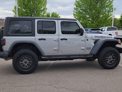 Used 2019 Jeep Wrangler Unlimited Rubicon w/ Cold Weather Group AWD/4WD image 12