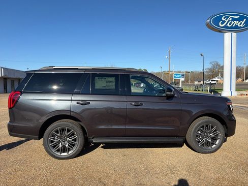 New 2026 Ford Expedition Platinum w/ Stealth Appearance Package image 6
