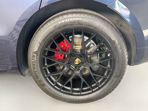 Used 2017 Porsche Macan GTS w/ Premium Package Plus image 37