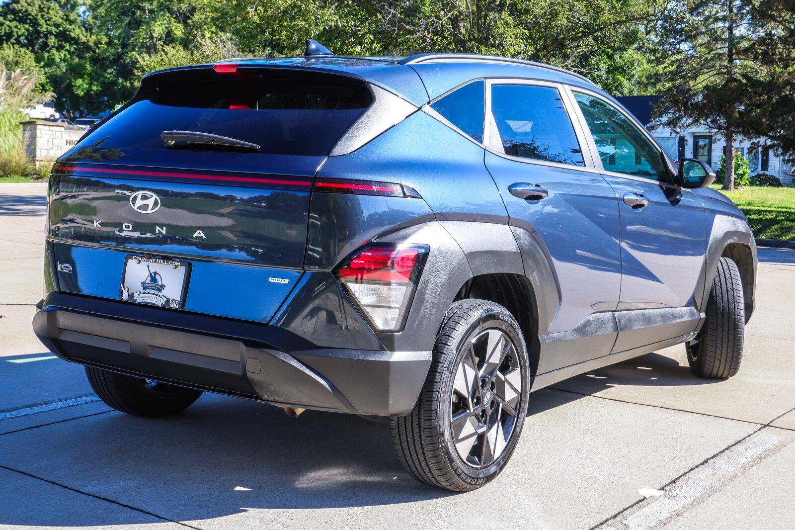 Used 2024 Hyundai Kona SEL AWD/4WD image 14