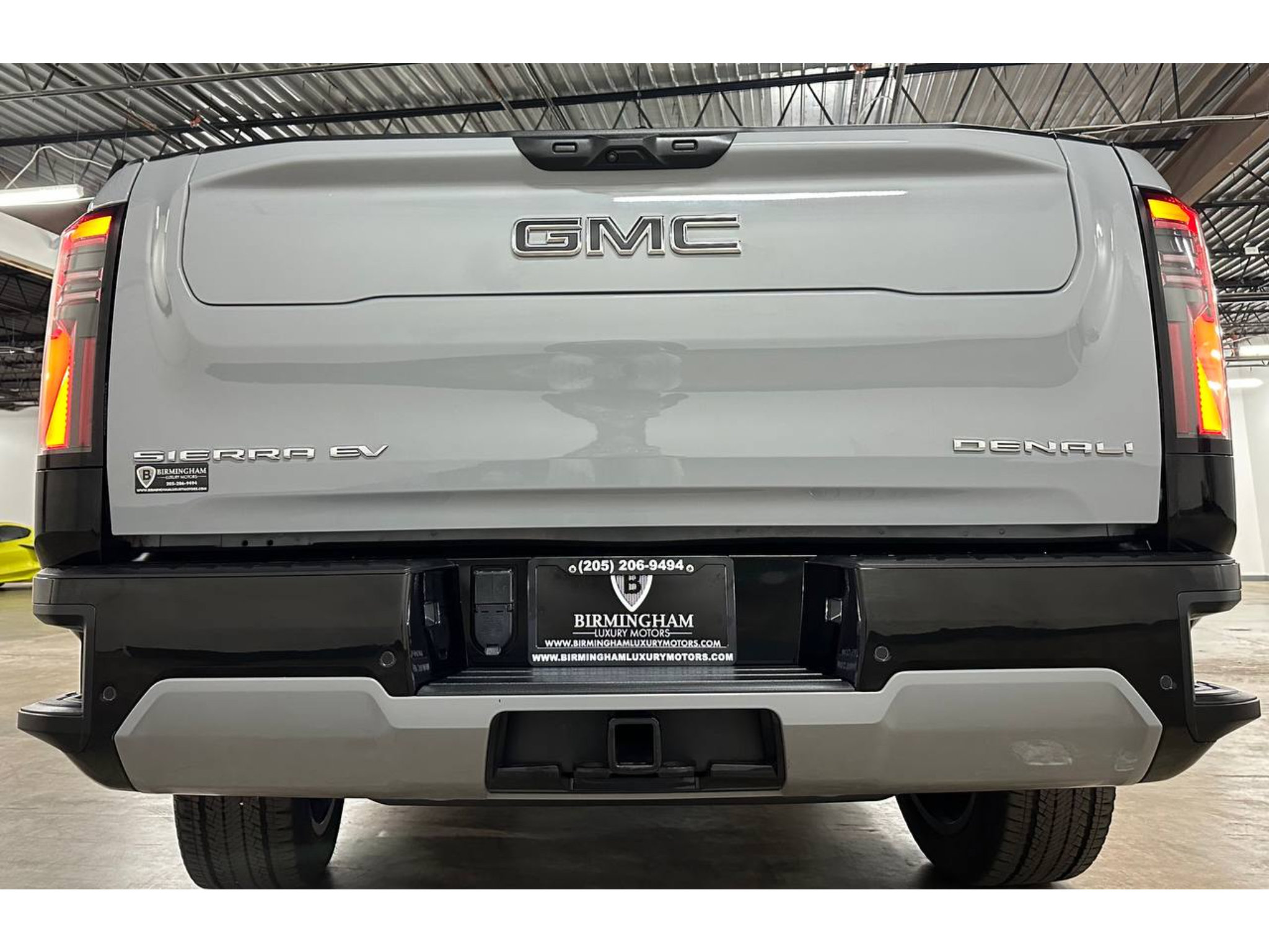 Used 2024 GMC Sierra EV Denali AWD/4WD image 13