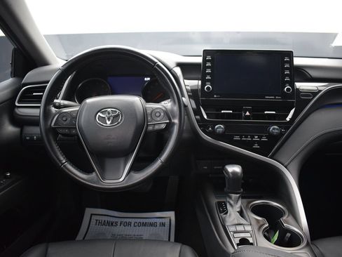 Used 2022 Toyota Camry XSE FWD image 14