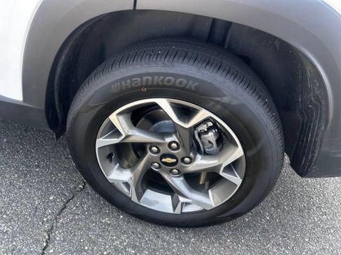 Used 2026 Chevrolet Trax LT FWD image 7