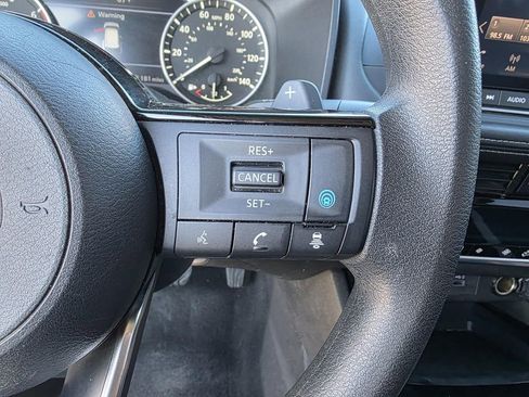 Used 2021 Nissan Rogue SV image 17