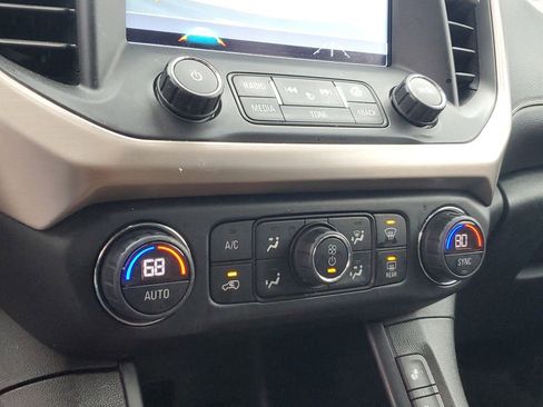 Used 2019 GMC Acadia Denali image 25