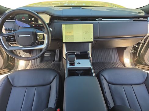 Certified 2025 Land Rover Range Rover Long Wheelbase SE AWD/4WD image 9