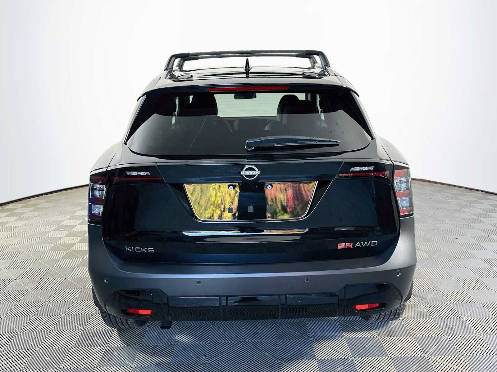 Used 2026 Nissan Kicks SR w/ Cold Weather Package AWD/4WD image 5