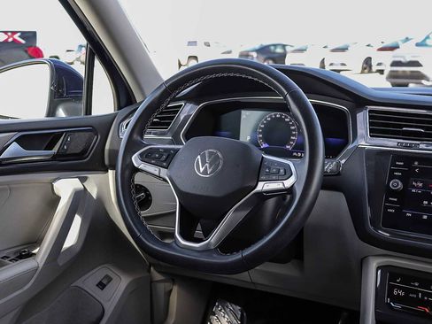 Certified 2022 Volkswagen Tiguan SE image 16