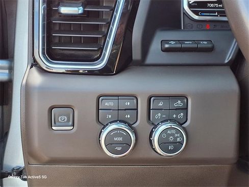 Used 2024 GMC Sierra 2500 Denali w/ Denali Reserve Package image 18