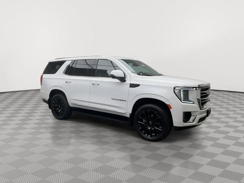 Certified 2024 GMC Yukon SLT w/ SLT Premium Package AWD/4WD image 46