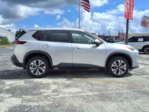 Used 2023 Nissan Rogue SV FWD image 5