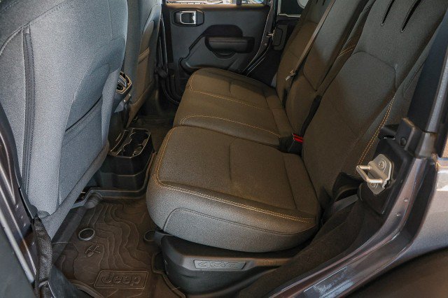 Used 2024 Jeep Wrangler Unlimited AWD/4WD image 28