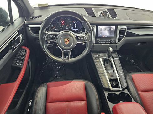 Used 2017 Porsche Macan image 18
