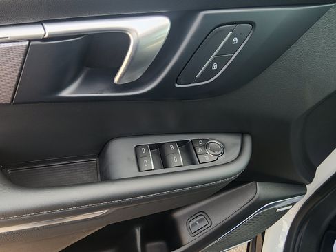 Certified 2025 Buick Enclave Sport Touring AWD/4WD image 11