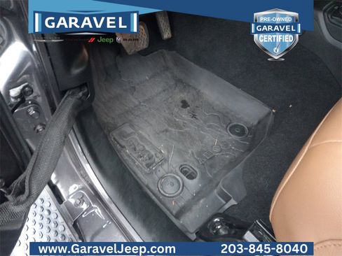 Used 2022 Jeep Wrangler Unlimited Sahara w/ Cold Weather Group image 19