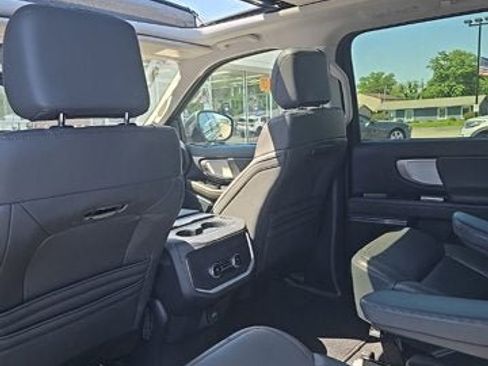 Used 2025 Ford Expedition Max Active AWD/4WD image 6
