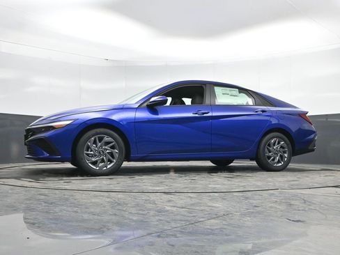 New 2026 Hyundai Elantra Blue image 49