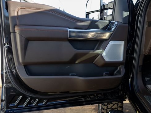 Used 2025 Ford F450 King Ranch w/ Chrome Package image 33