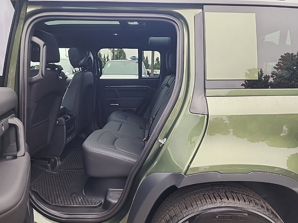 New 2026 Land Rover Defender 110 S AWD/4WD image 14
