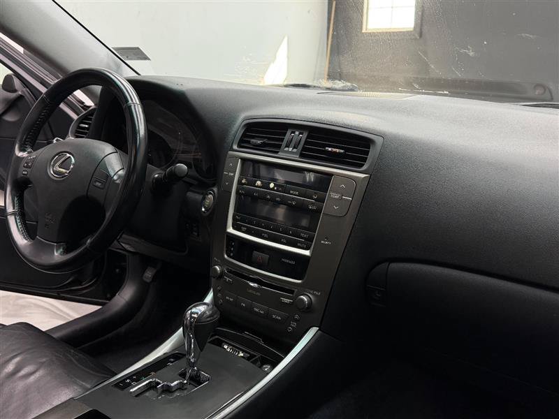 Used 2009 Lexus IS 250 w/ Preferred Accessory Pkg RWD image 16