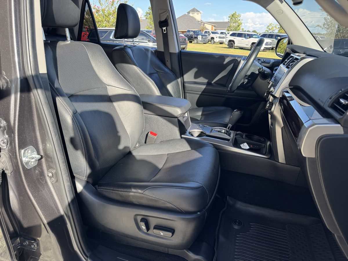 Used 2023 Toyota 4Runner Limited RWD image 13