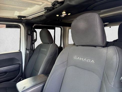 Used 2019 Jeep Wrangler Unlimited Sahara AWD/4WD image 14
