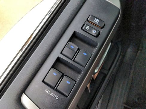 Used 2018 Toyota 4Runner Limited AWD/4WD image 25