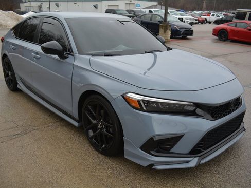 Used 2023 Honda Civic Sport image 4