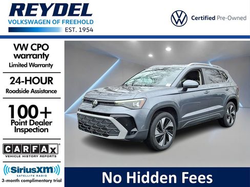 Certified 2025 Volkswagen Taos SE w/ Panoramic Sunroof Package image 1