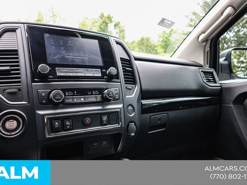 Used 2024 Nissan Titan SV w/ SV Convenience Package RWD image 31