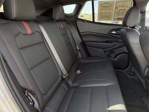 Certified 2025 Chevrolet Trax RS w/ Sunroof Package image 23