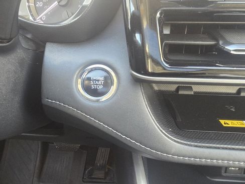 Certified 2023 Toyota Highlander XLE image 26