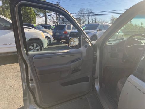 Used 2004 Ford Explorer Sport XLT AWD/4WD image 18