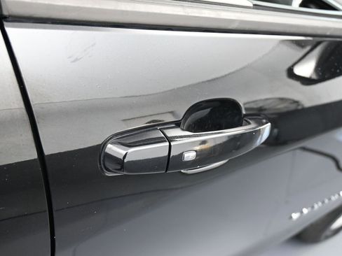 Used 2020 Chevrolet Equinox LS image 37