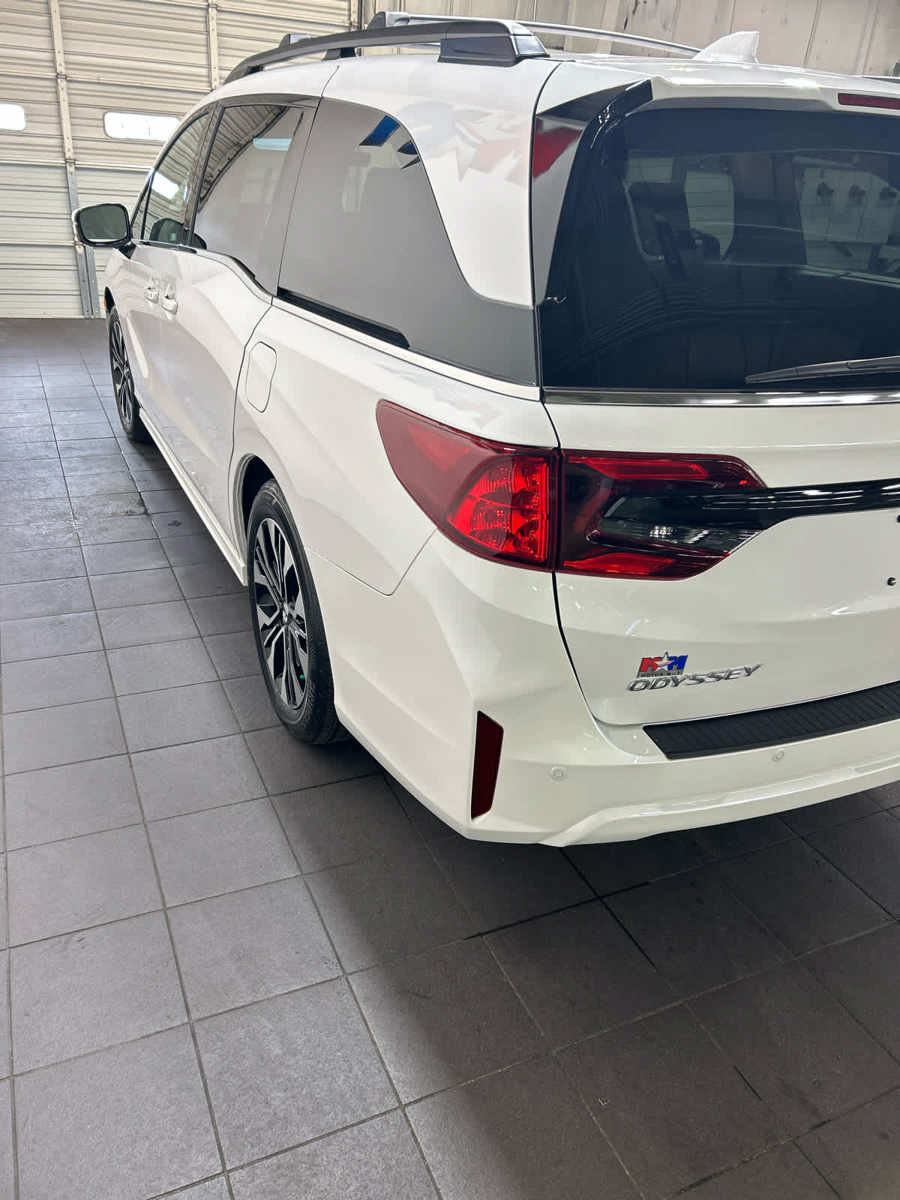 New 2027 Honda Odyssey Elite image 8