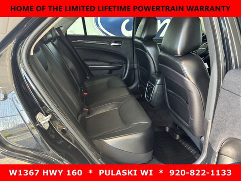 Used 2018 Chrysler 300 Limited AWD/4WD image 5