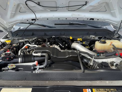 Used 2015 Ford F350 XLT w/ Snow Plow Prep Package image 33