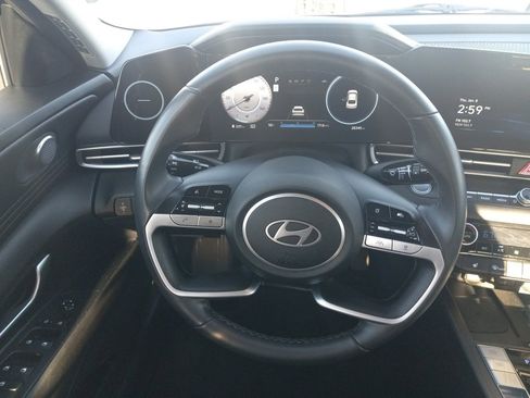 Used 2024 Hyundai Elantra SEL w/ Convenience Package image 4