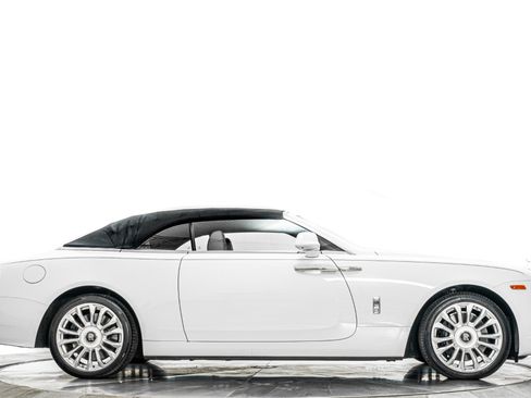 Used 2020 Rolls-Royce Dawn RWD image 18