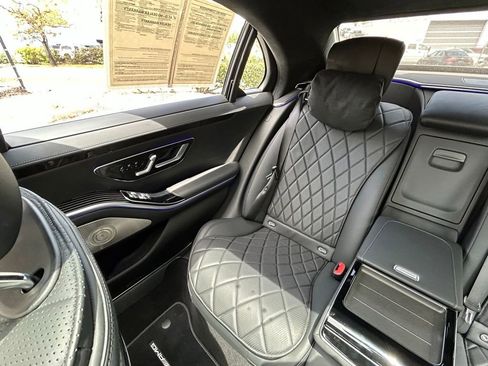 Used 2021 Mercedes-Benz S 580 4MATIC Sedan w/ AMG Line image 12