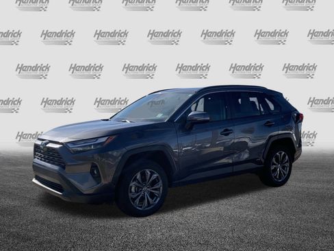 Used 2022 Toyota RAV4 XLE Premium image 5