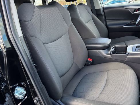 Used 2025 Toyota RAV4 XLE w/ Weather Package image 35