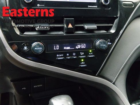 Used 2023 Toyota Camry SE FWD image 19