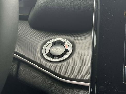 New 2025 Jeep Grand Cherokee L Altitude image 13