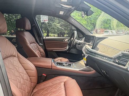 Used 2024 BMW X7 xDrive40i w/ Executive Package AWD/4WD image 21